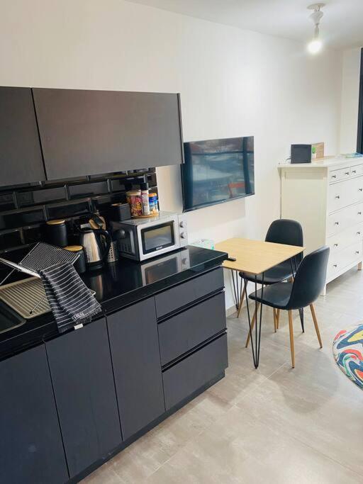 Appartement Lovely Flat In The Center 36 à Tel-Aviv Extérieur photo